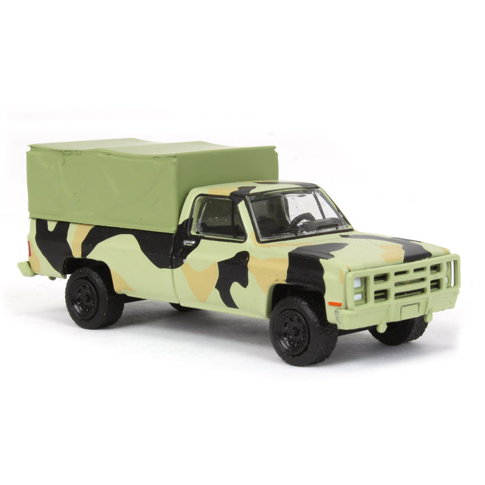 1/64 1984 Chevrolet M1008 CUCV,  Camouflage with Cargo, Greenlight Collectibles