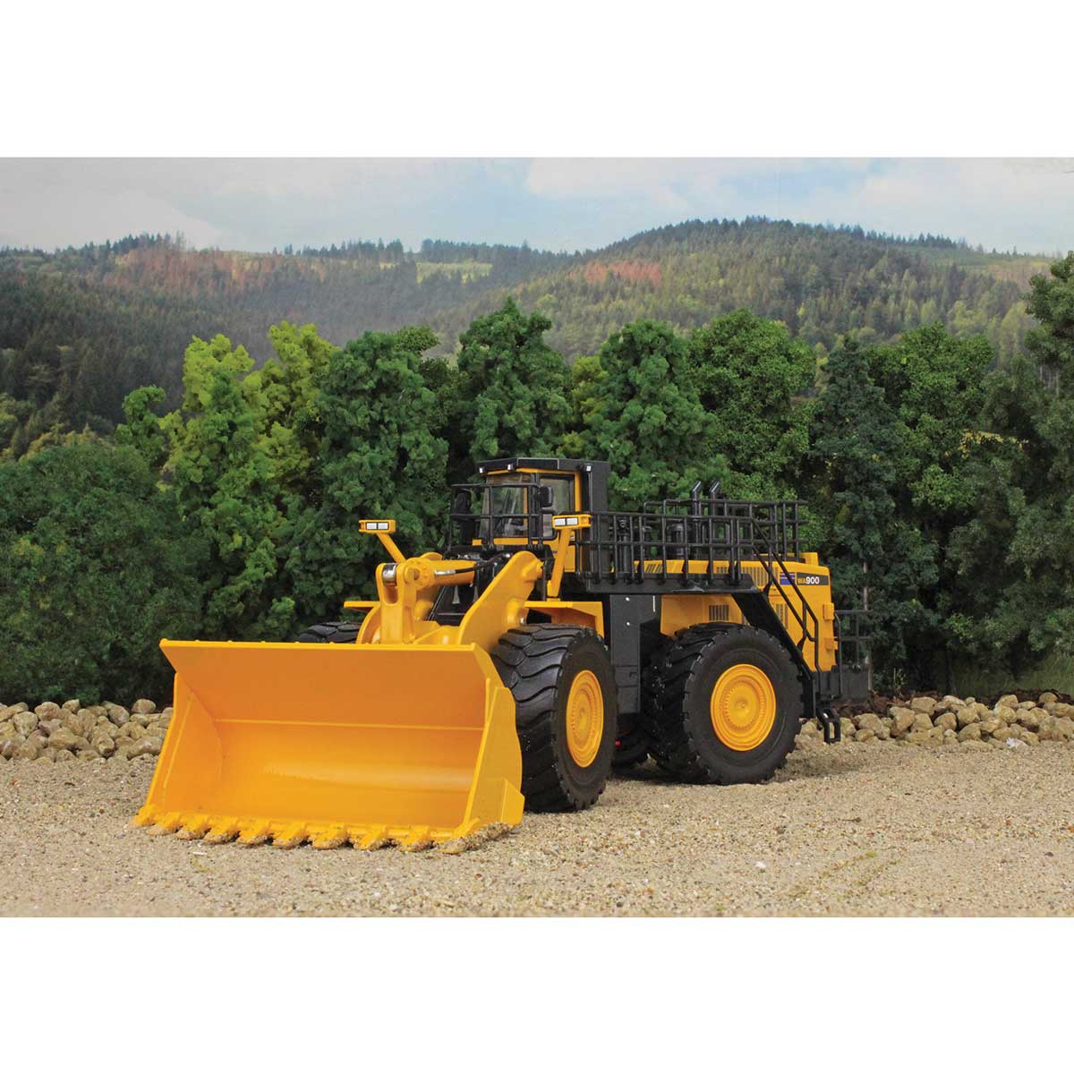 1/50 Komatsu WA900-3 Articulating Wheel Loader by First Gear