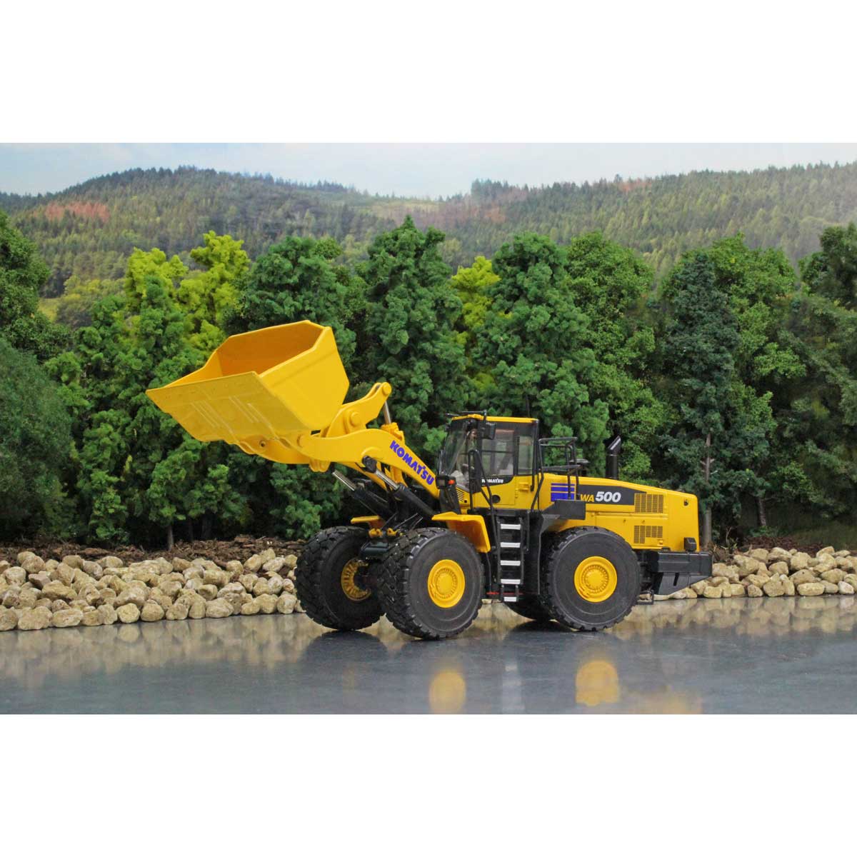 1/50 Komatsu WA500 Articulating Wheel Loader by First Gear