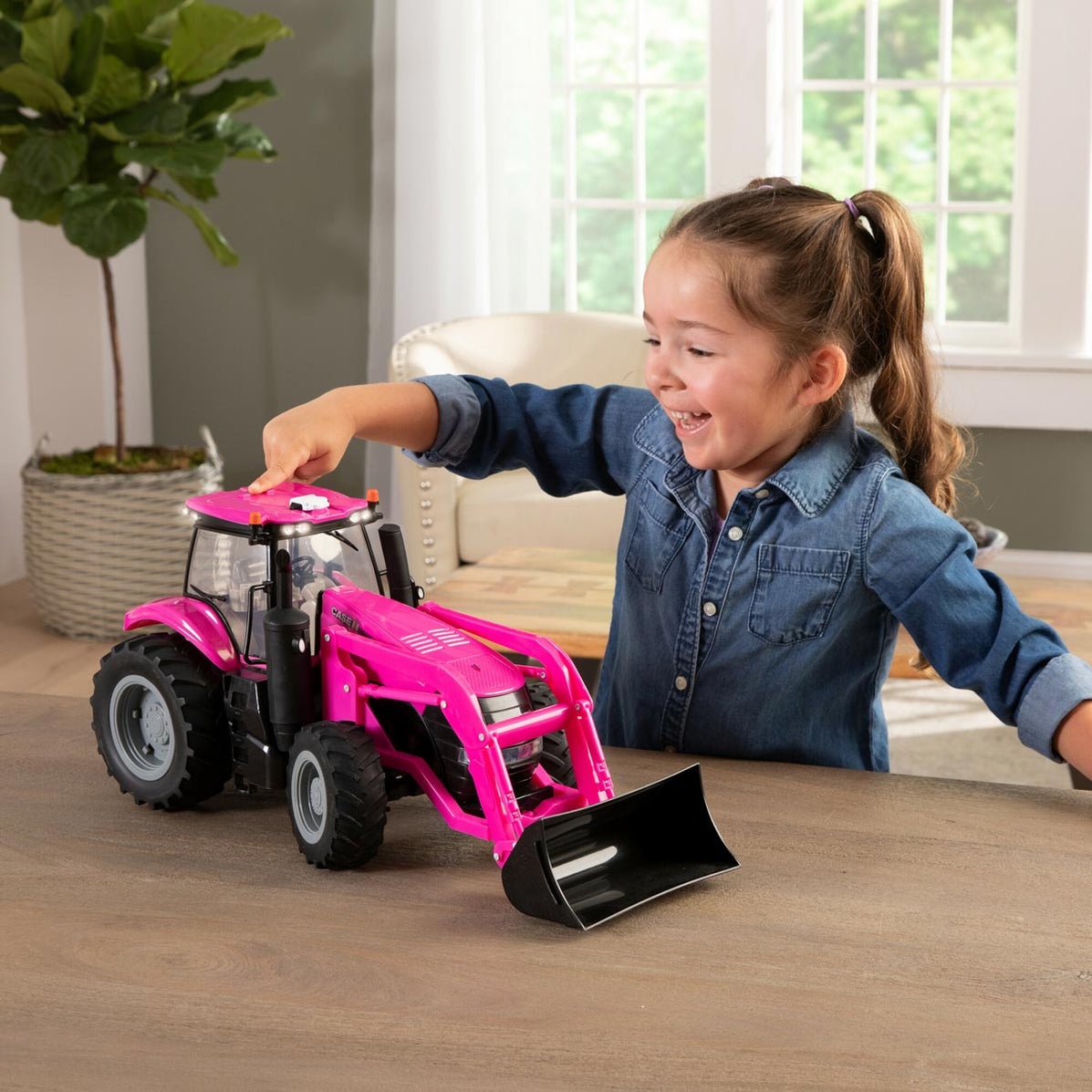 1/16 Pink Case IH Magnum Tractor with Front Loader and Lights & Sounds ...