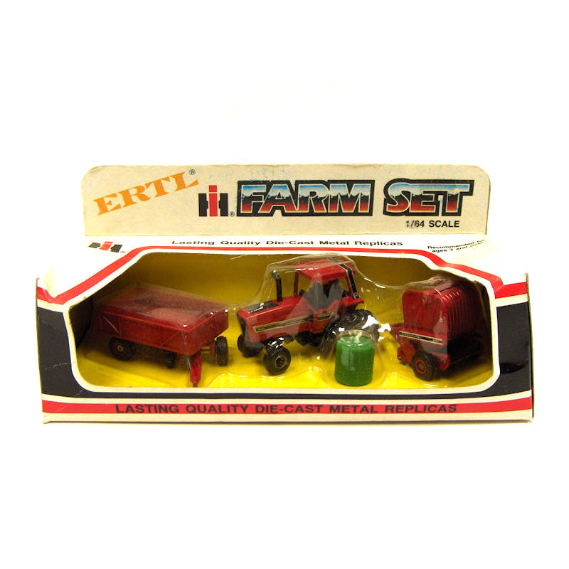 1/64 International Harvester 5088 Tractor with International Harvester 8400 Round Baler & Barge Wagon by ERTL