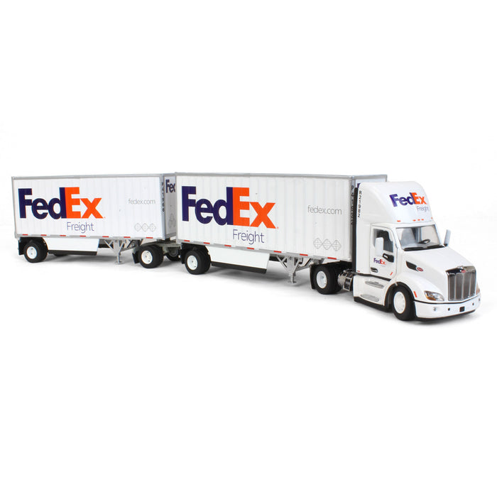 1/50 FedEx Peterbilt 579 Single Axle Day Cab w/ 2 Wabash 28’ Pup Trailers