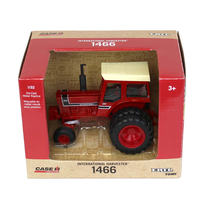 1/32 International Harvester 1466 Wide Front Black Stripe with Duals