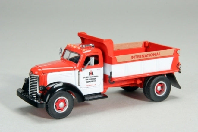 (B&D) 1/50 International Harvester KB-8 Dump Truck - Box Damage