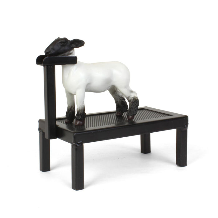 1/16 Little Buster Toys Sheep Fitting Stand with "Big Betty" Champion Crossbred Lamb