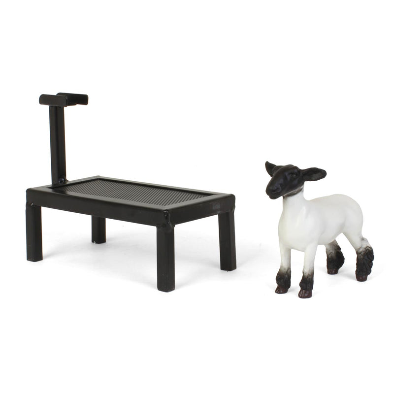 1/16 Little Buster Toys Sheep Fitting Stand with "Big Betty" Champion Crossbred Lamb