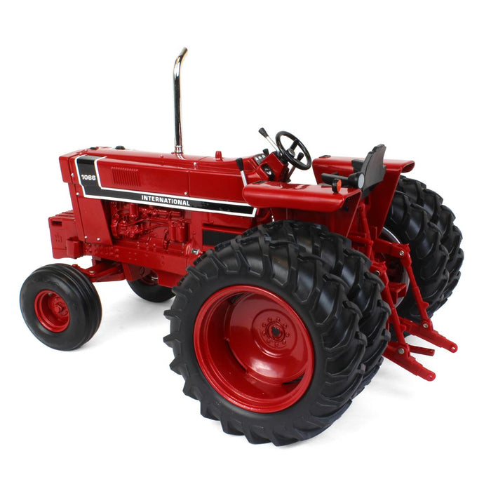 (B&D) 1/16 International Harvester 1066 Black Stripe with Rear Duals, ERTL Prestige Collection - Damaged Box