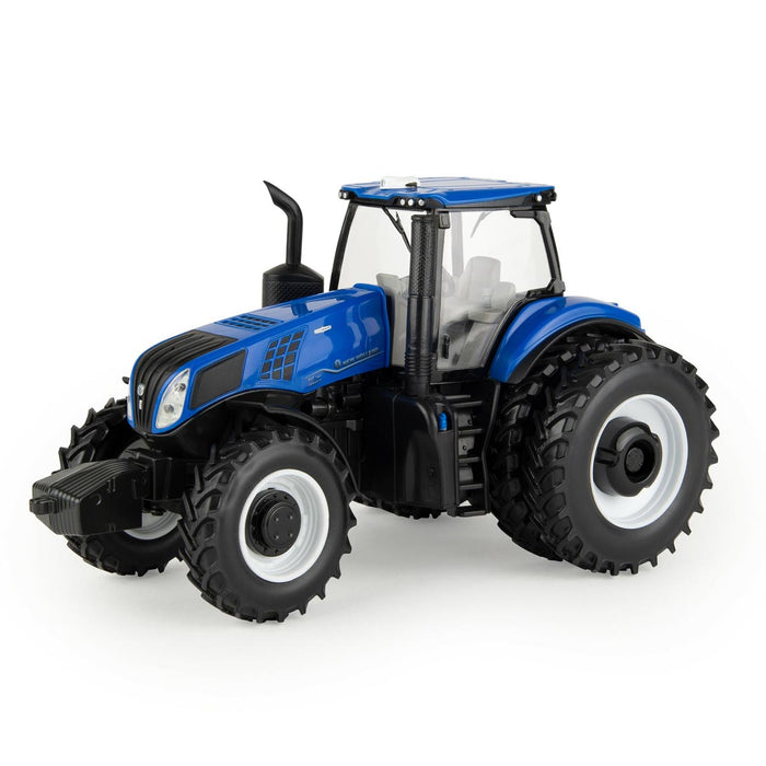 1/32 New Holland T8.380 MFWD with Row Crop Dual Rear Tires