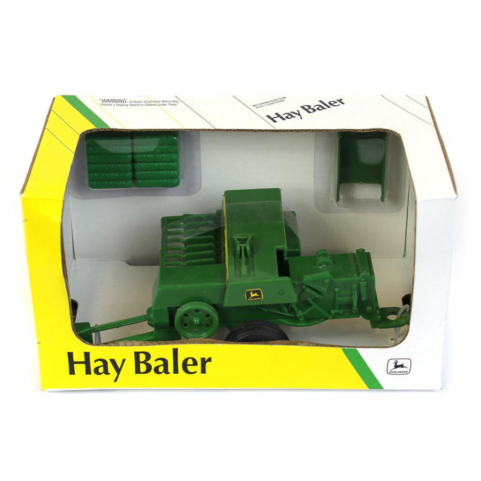 (B&D) 1/32 John Deere 338 or 348 Baler with Bales by ERTL - Displayed