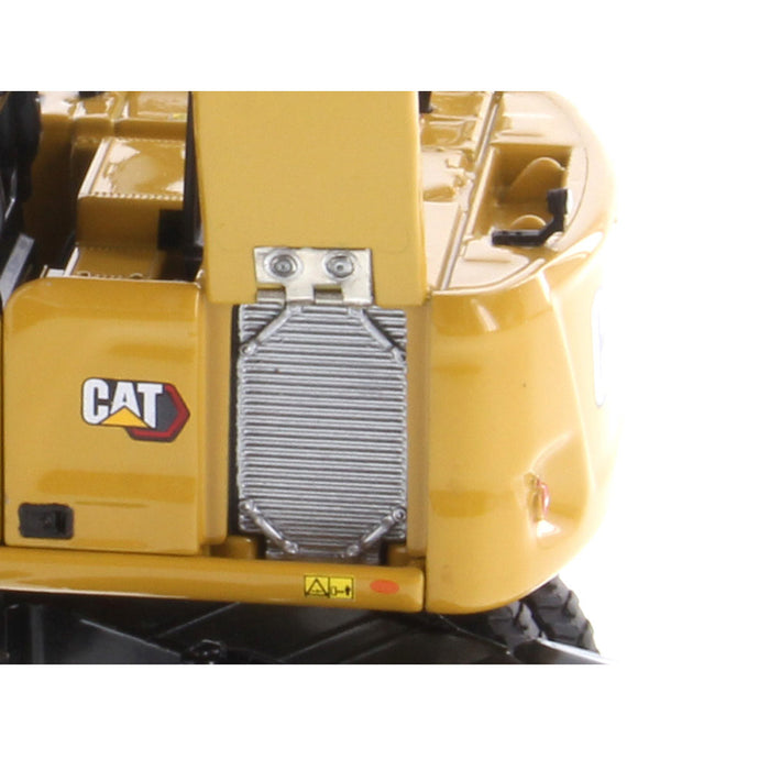 1/50 CAT M318 Wheeled Excavator w/ Bucket & Grapple