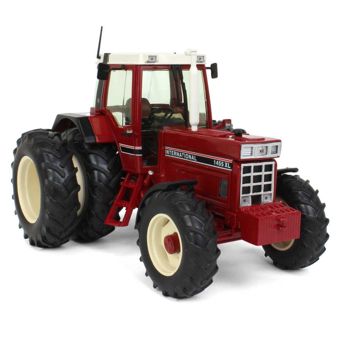 1/32 International Harvester 1455 XL Cab with Duals, Red Edition