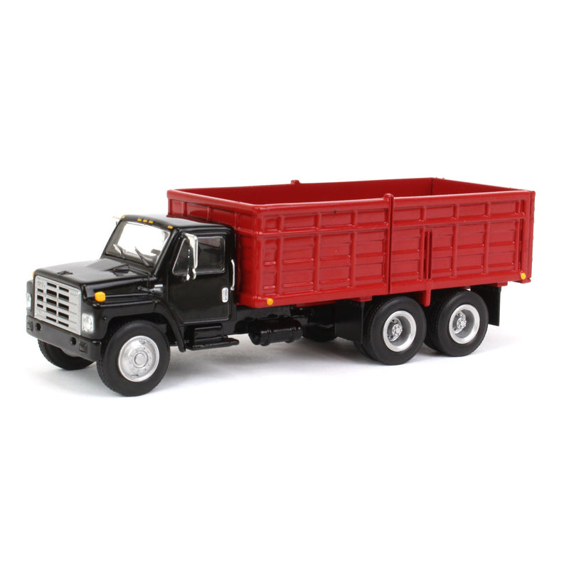 1/64 1980s International Grain Truck with Tandem Axle & Black Cab by SpecCast