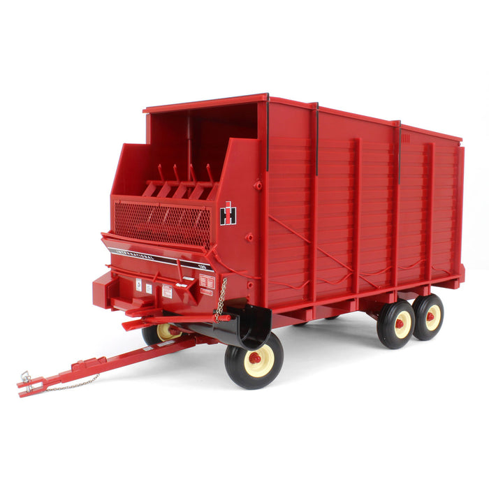 1/16 International Harvester 120 Forage Wagon with Tandem Axle