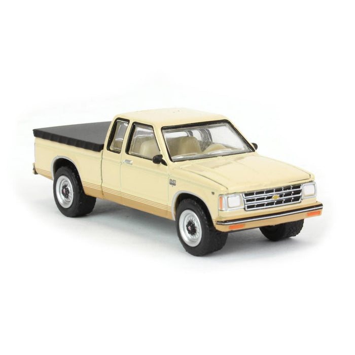 1/64 1983 Chevrolet S-10 Durango with Bed Cover, Blue Collar Series 11