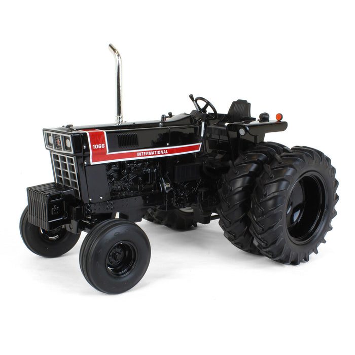 (B&D) Black Chase Unit ~ 1/16 IH 1066 Black Stripe w/ Rear Duals, ERTL Prestige - Damaged Box