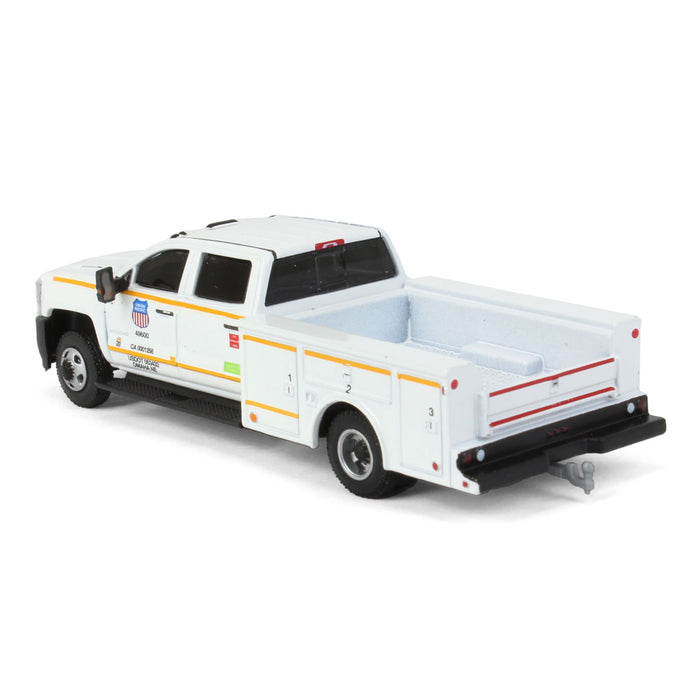 1/64 2018 Chevrolet Silverado 3500 Service Bed, Union Pacific Maintenance, Dually Drivers 11