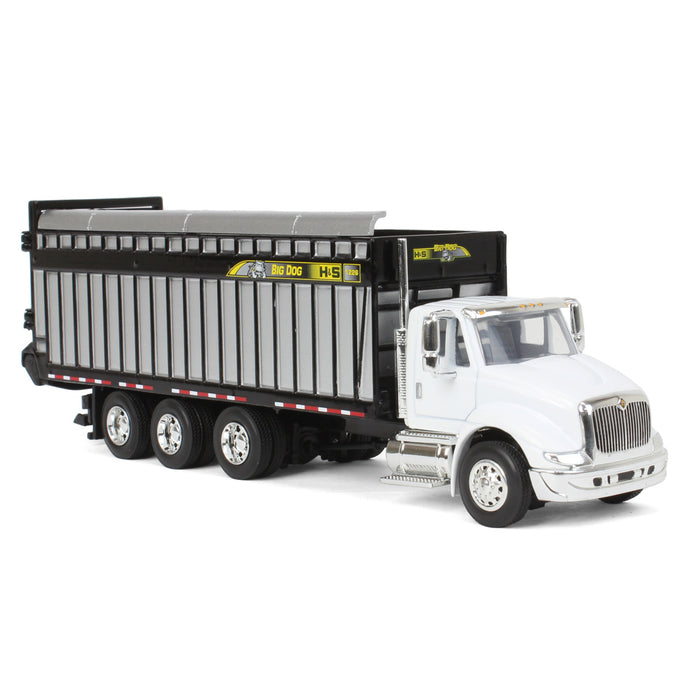 1/64 White International 8600 with H&S Big Dog 1226 Forage Box