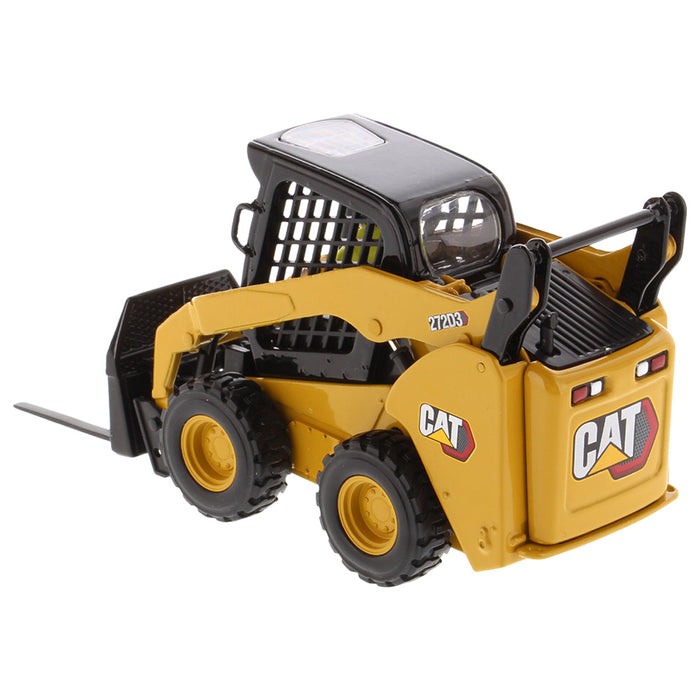 1/32 CAT 272D3 Skid Steer Loader w/ Bucket, Fork and Grapple Tools