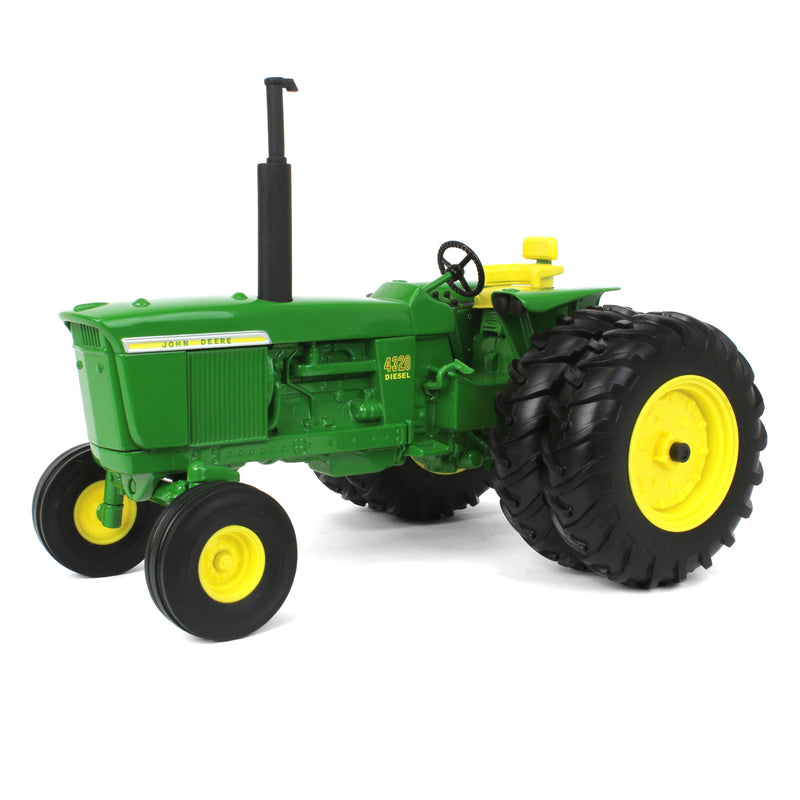 (B&D) 1/16 John Deere 4320 Wide Front Tractor with Rear Duals & Rear Fenders - Damaged Box