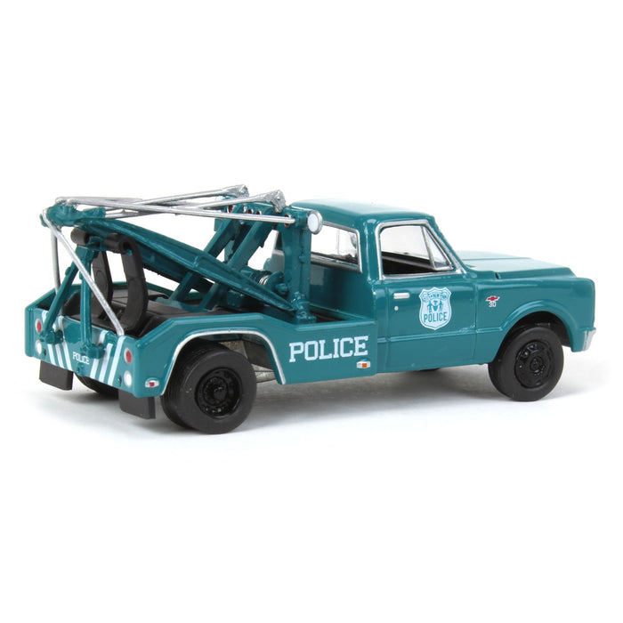 1/64 1967 Chevrolet C-30 Wrecker, NYPD, Dually Drivers 12