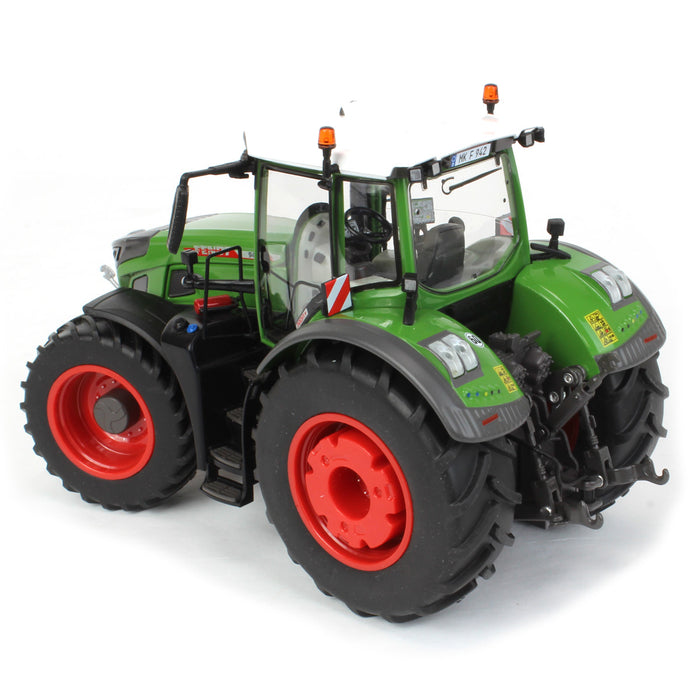 1/32 High Detail Fendt 942 with MFD by Wiking