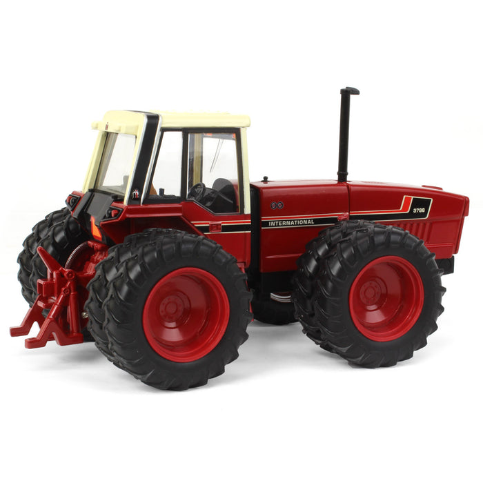 1/32 International Harvester 3788 2+2 with Front & Rear Duals