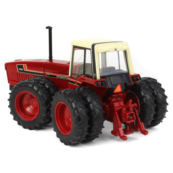 1/32 International Harvester 3788 2+2 with Front & Rear Duals