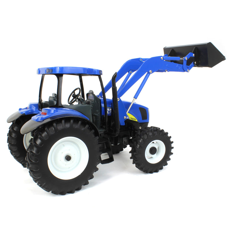 (B&D) 1/16 New Holland T6070 with Loader & MFD - Damaged Item