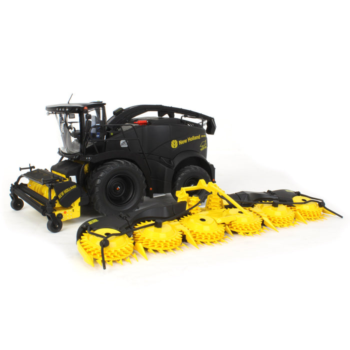 1/32 Limited Edition New Holland FR920 Yellow Bull Forage Harvester