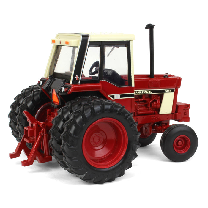 1/32 International Harvester 1086 Wide Front with Rear Duals
