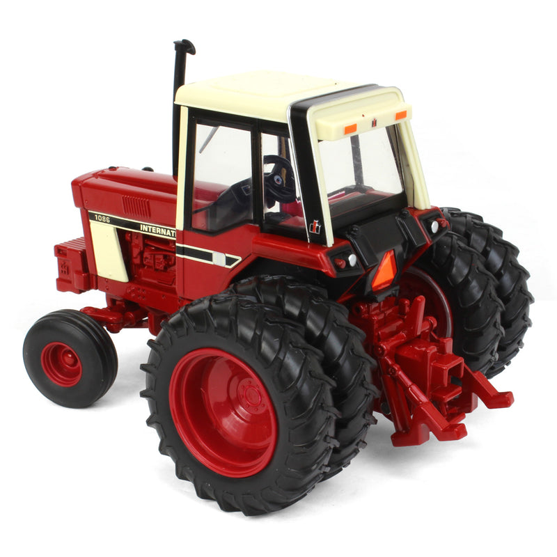 1/32 International 1086 Tractor with Rear Duals by ERTL