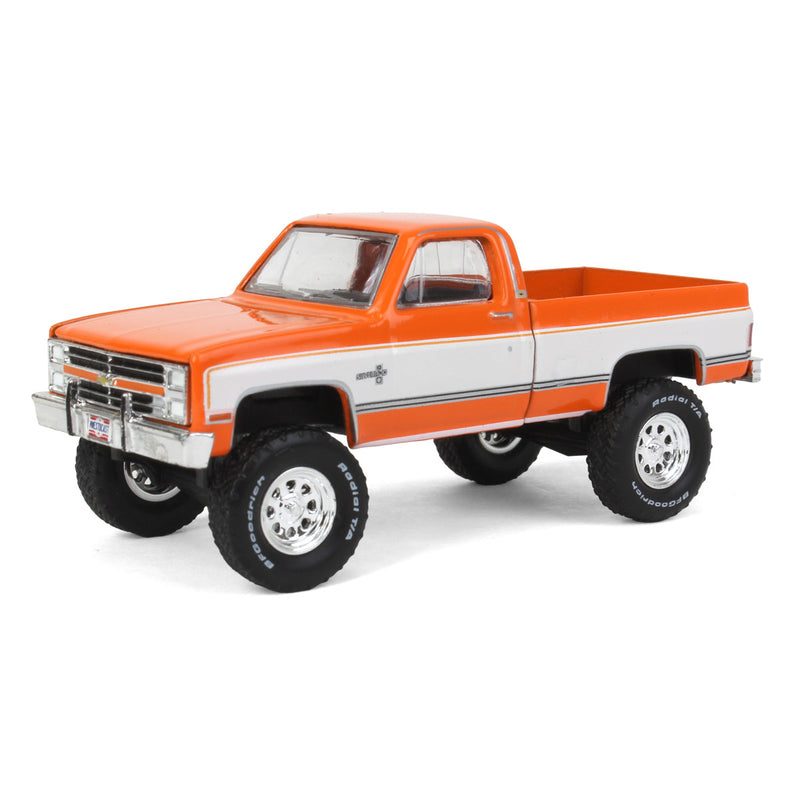 1/64 1986 Chevrolet Silverado 4X4 Short Bed Pickup Truck by GreenLight Collectibles, Midwest Diecast Exclusive