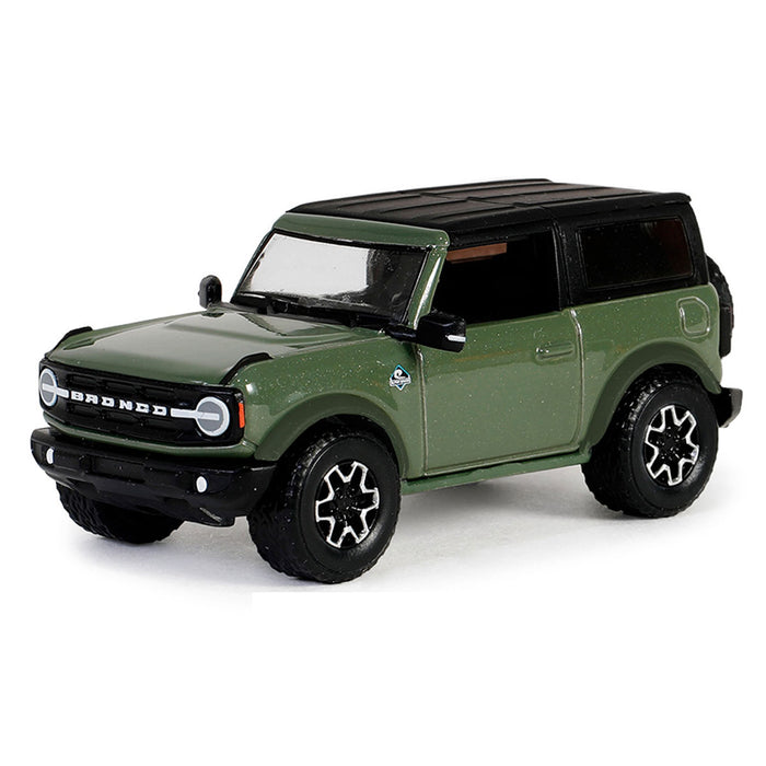 1/64 2023 Ford Bronco 2-Door Outer Banks, Eruption Green Metallic, Showroom Floor Series 5