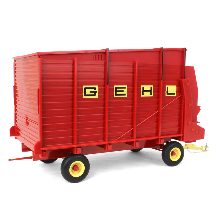 1/16 GEHL 640 Forage Wagon by SpecCast