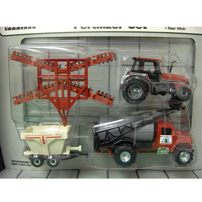 (B&D) 1/64 Case IH 4 Piece Fertilizer Set with Foldout Barn - Damaged Item, Displayed