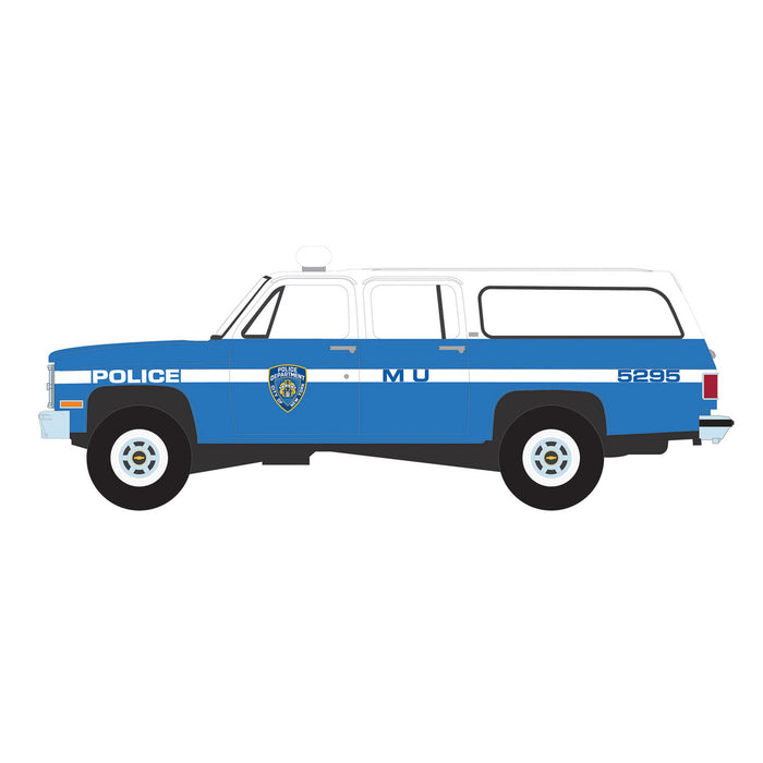 1/64 1990 Chevrolet Suburban K2500 Scottsdale, NYPD, Hot Pursuit Series 46