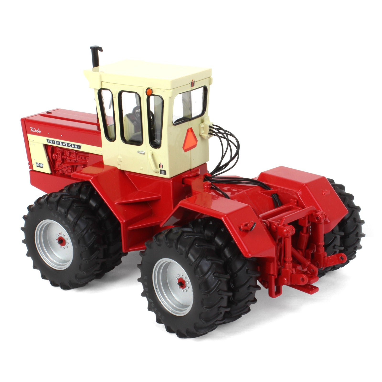 ery thnety作　yart VI 1/32 International Harvester 4366 Turbo Tractor by ERTL, 2006