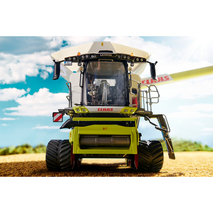 1/32 Limited Edition Claas Lexion 8900 TT MY23 Combine with Convio 1380 Grain Head by Marge Models