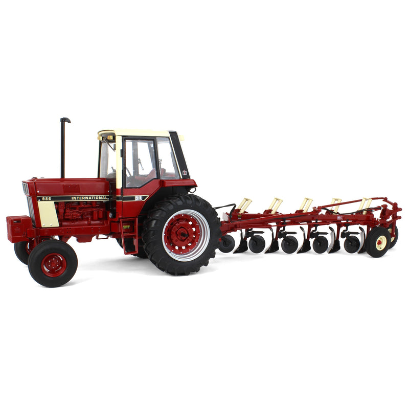 (B&D) 1/16 International Harvester 986 with Cab & 720 Plow, ERTL Precision Heritage Series - Damaged Box