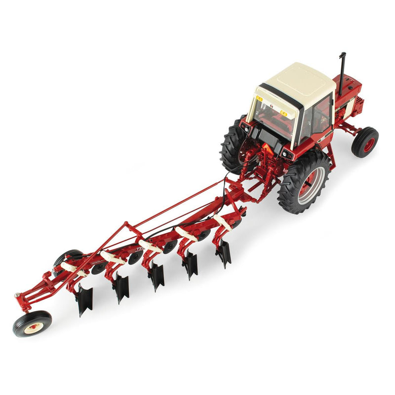 (B&D) 1/16 International Harvester 986 with Cab & 720 Plow, ERTL Precision Heritage Series - Damaged Box