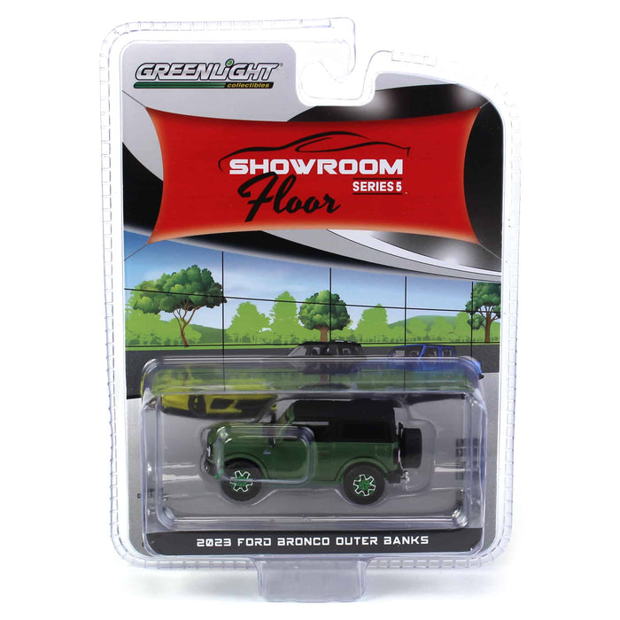 Green Machine ~ 1/64 2023 Ford Bronco 2-Door Outer Banks, Eruption Green Metallic, Showroom Floor Series 5