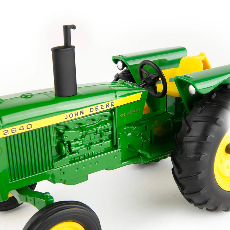 (B&D) 1/16 John Deere 2640 Field of Dreams Tractor with Baseball - Damaged  Box