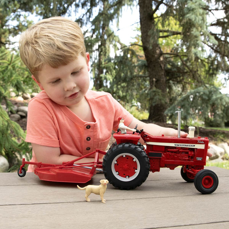 (B&D) 1/16 Big Farm Farmall 1256 Tractor with Mower & Figures - Damaged Box