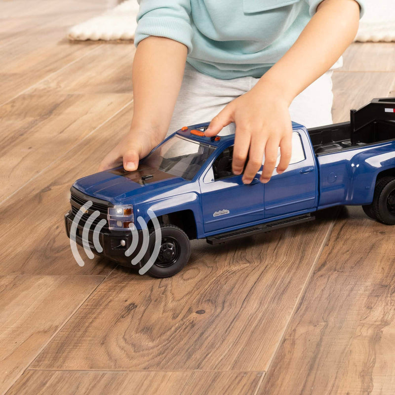 (B&D) 1/16 ERTL Big Farm Blue Chevrolet Pickup Truck with Trailer & 6 Round Bales - Damaged Item