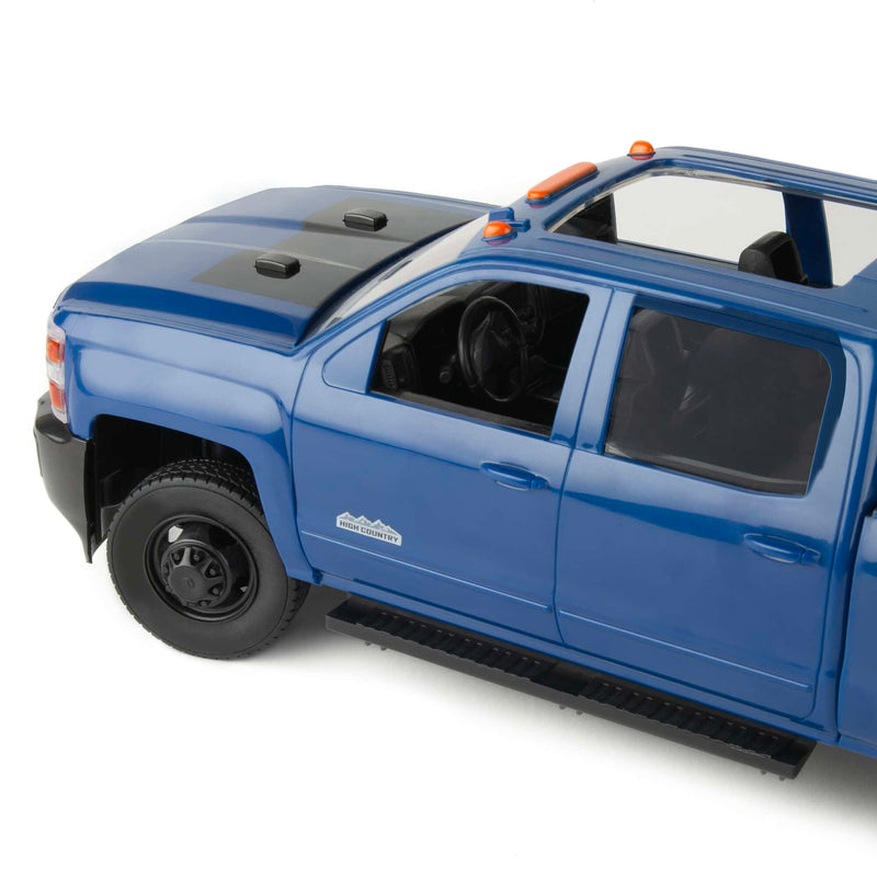 (B&D) 1/16 ERTL Big Farm Blue Chevrolet Pickup Truck with Trailer & 6 Round Bales - Damaged Item
