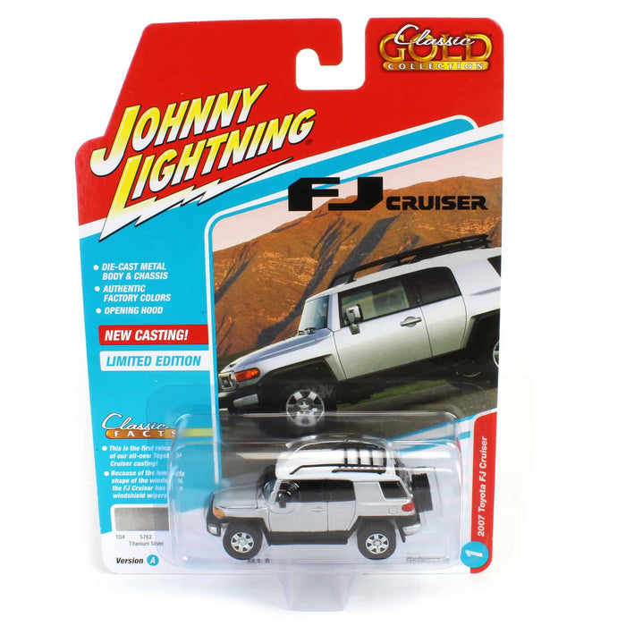 1/64 Johnny Lightning Classic Gold 2022 Release 3A - 2007 Toyota FJ Cruiser, Titanium Silver