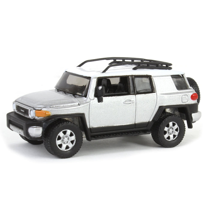 1/64 Johnny Lightning Classic Gold 2022 Release 3A - 2007 Toyota FJ Cruiser, Titanium Silver