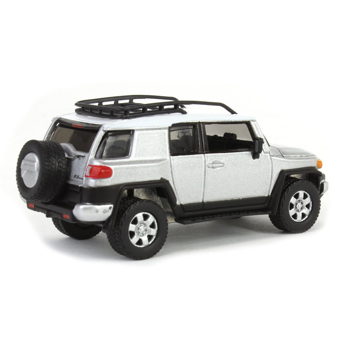 1/64 Johnny Lightning Classic Gold 2022 Release 3A - 2007 Toyota FJ Cruiser, Titanium Silver