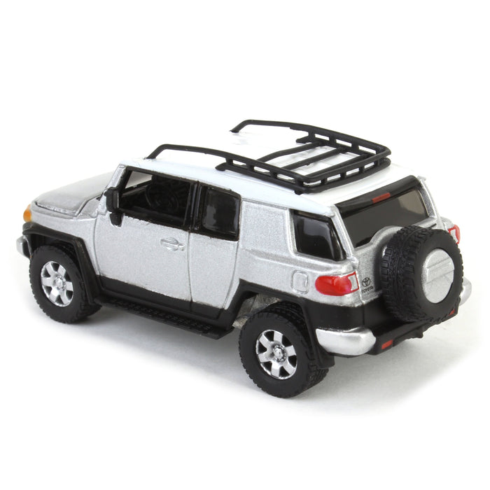 1/64 Johnny Lightning Classic Gold 2022 Release 3A - 2007 Toyota FJ Cruiser, Titanium Silver