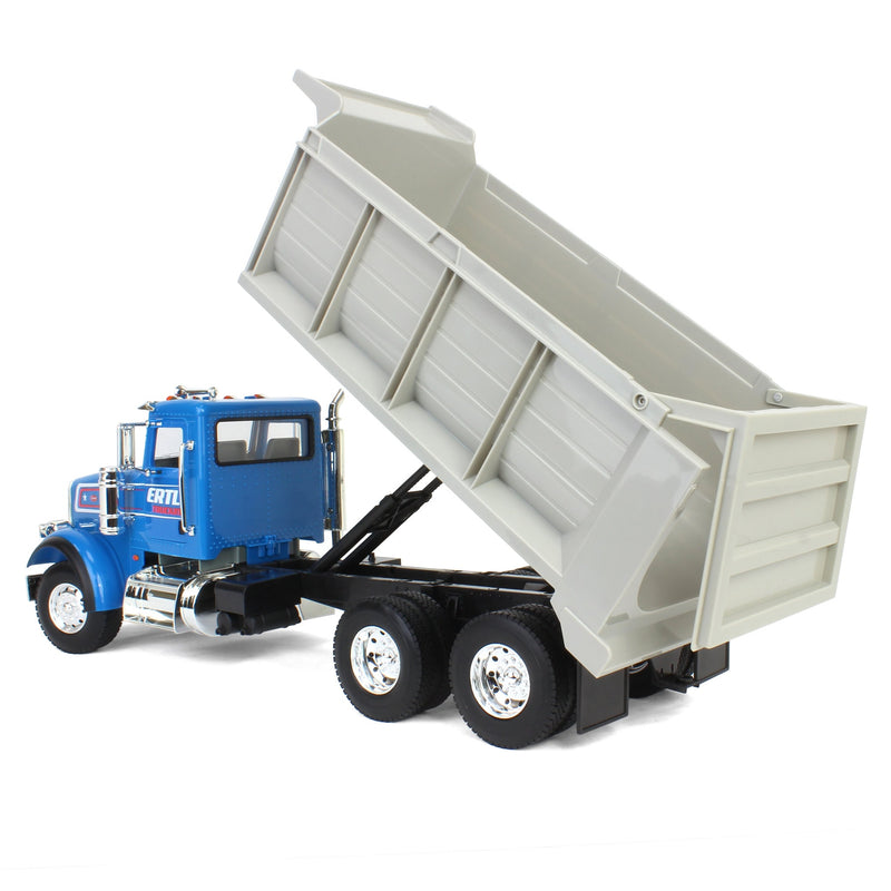 Camion benne de couleur bleu et gris - ERTL - PETERBILT Modèle 367 Camion benne de couleur bleu et gris - ERTL - PETERBILT Modèle 367